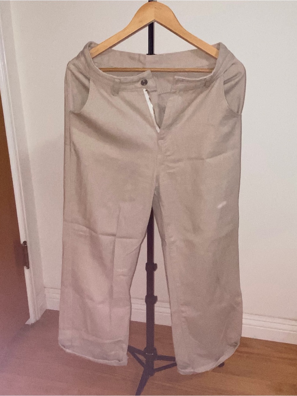 Women’s Khaki Straight-Leg Pants